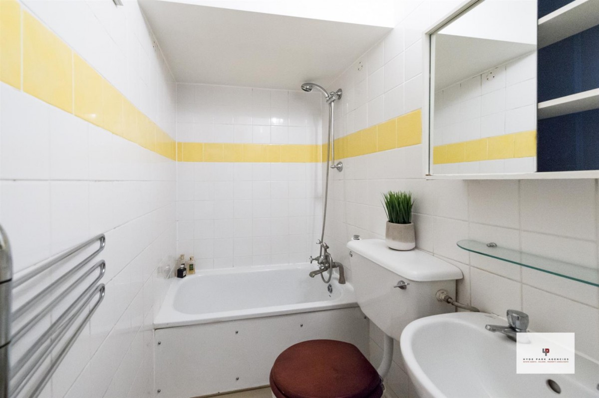 Flat 20, 27 Lancaster Gate London