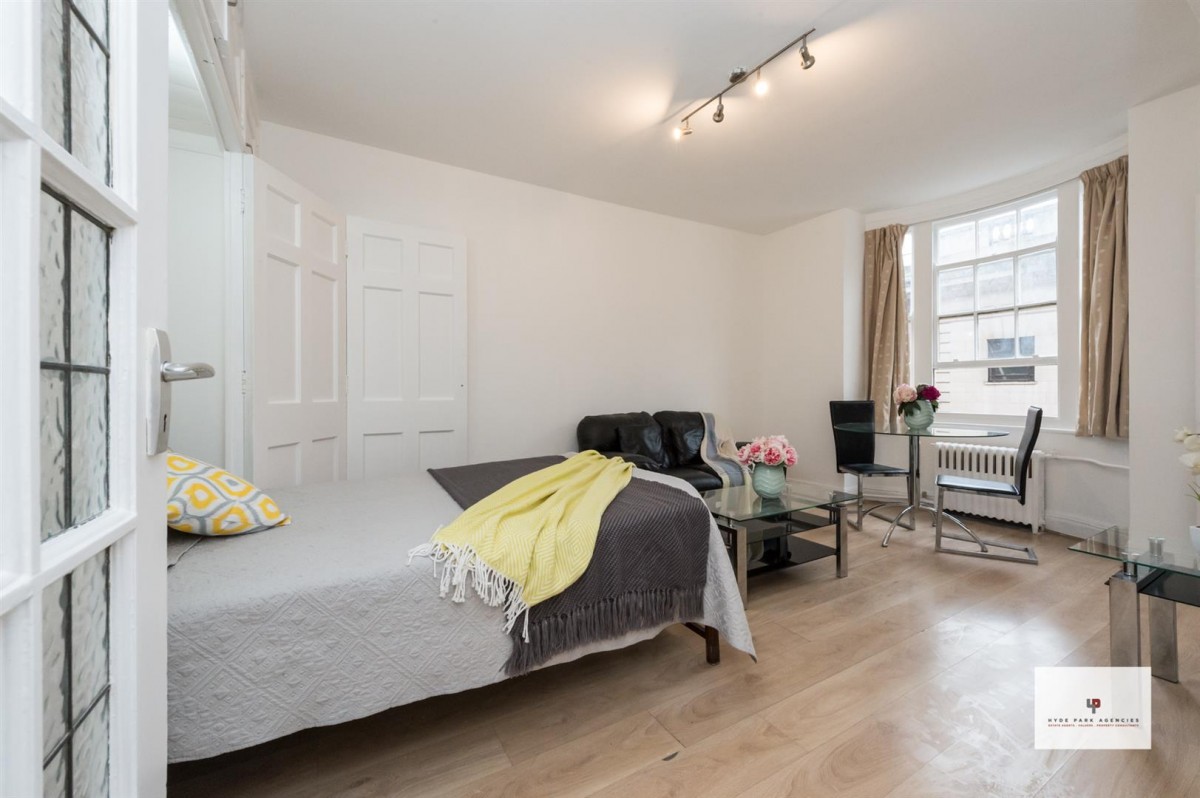 Flat 51 Peters CourtPorchester RoadLondon