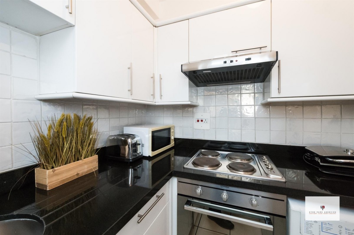 Flat 51 Peters CourtPorchester RoadLondon