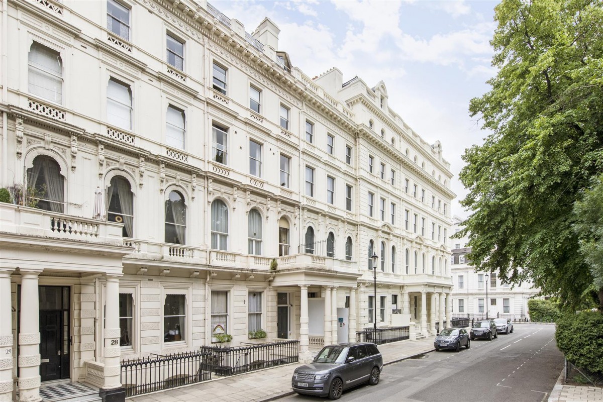 Flat 14, 27 Lancaster Gate, London