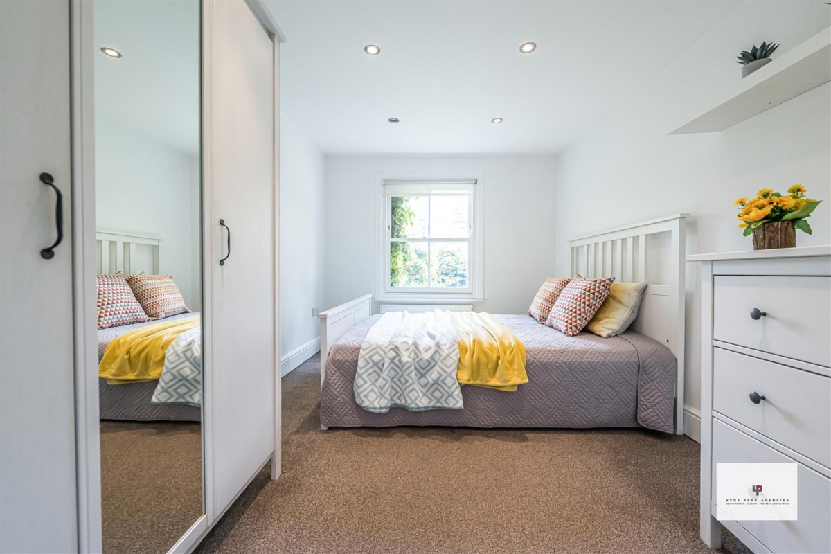 Raised Grd Fl Flat, Bravington Road, W9